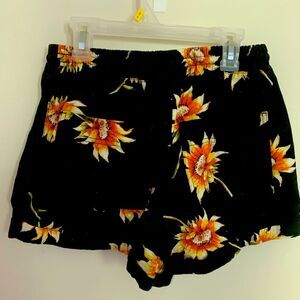 Forever 21 sunflower print shorts Size Medium elastic waist